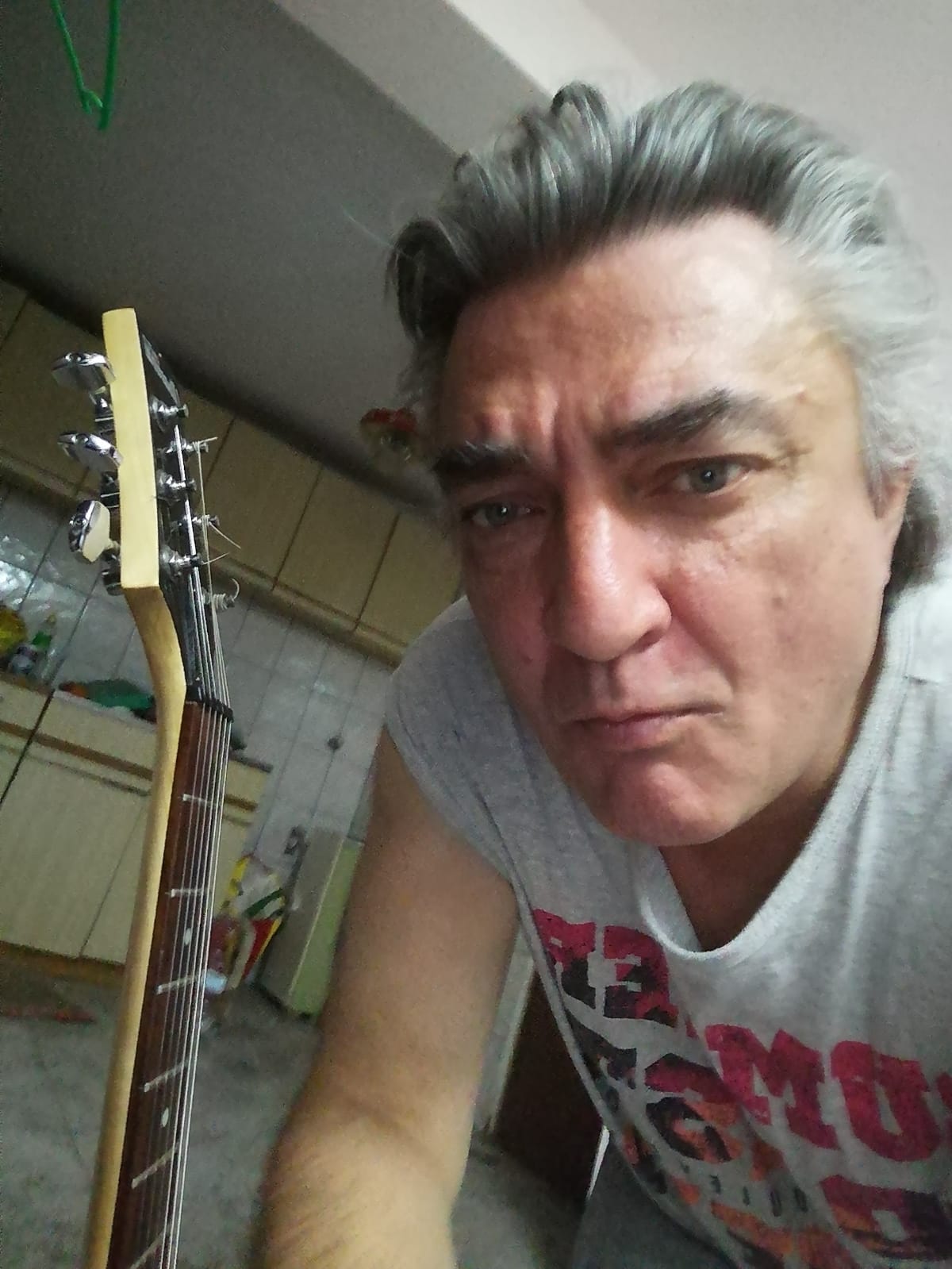 Read more about the article Guitar Alexander: Friday Blues Night