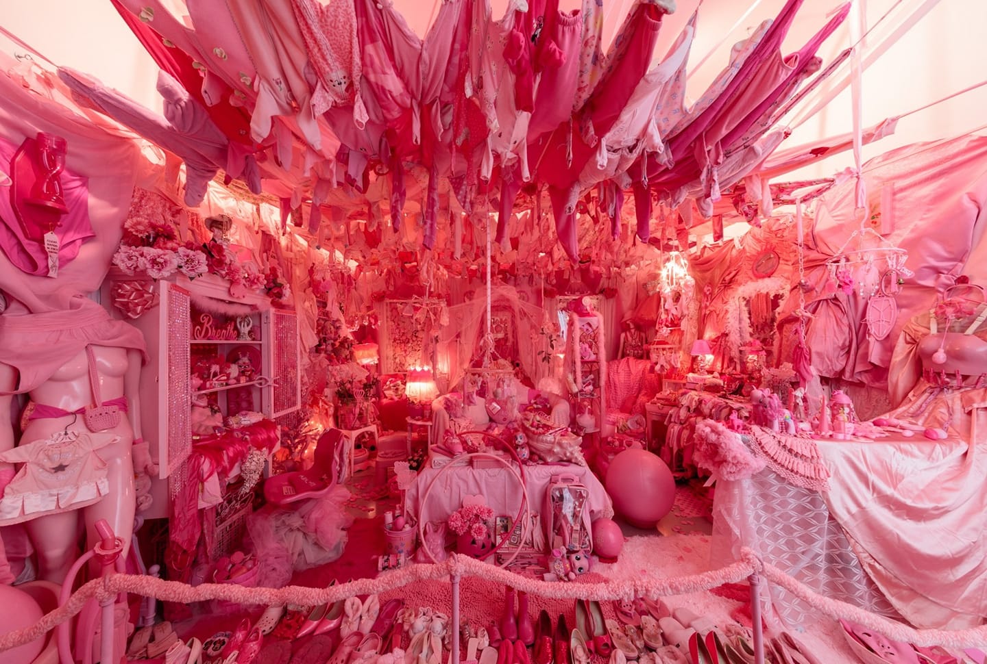 Read more about the article DJane Ema Lucija: Pink Inside
