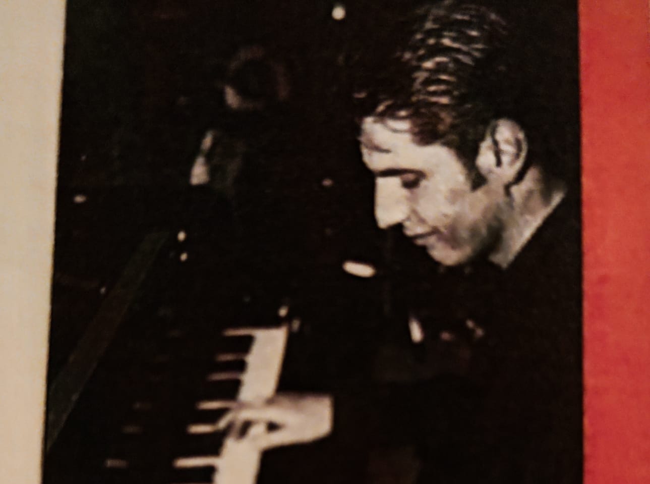 Read more about the article Mario Martinić na klaviru – Oldies but goldies